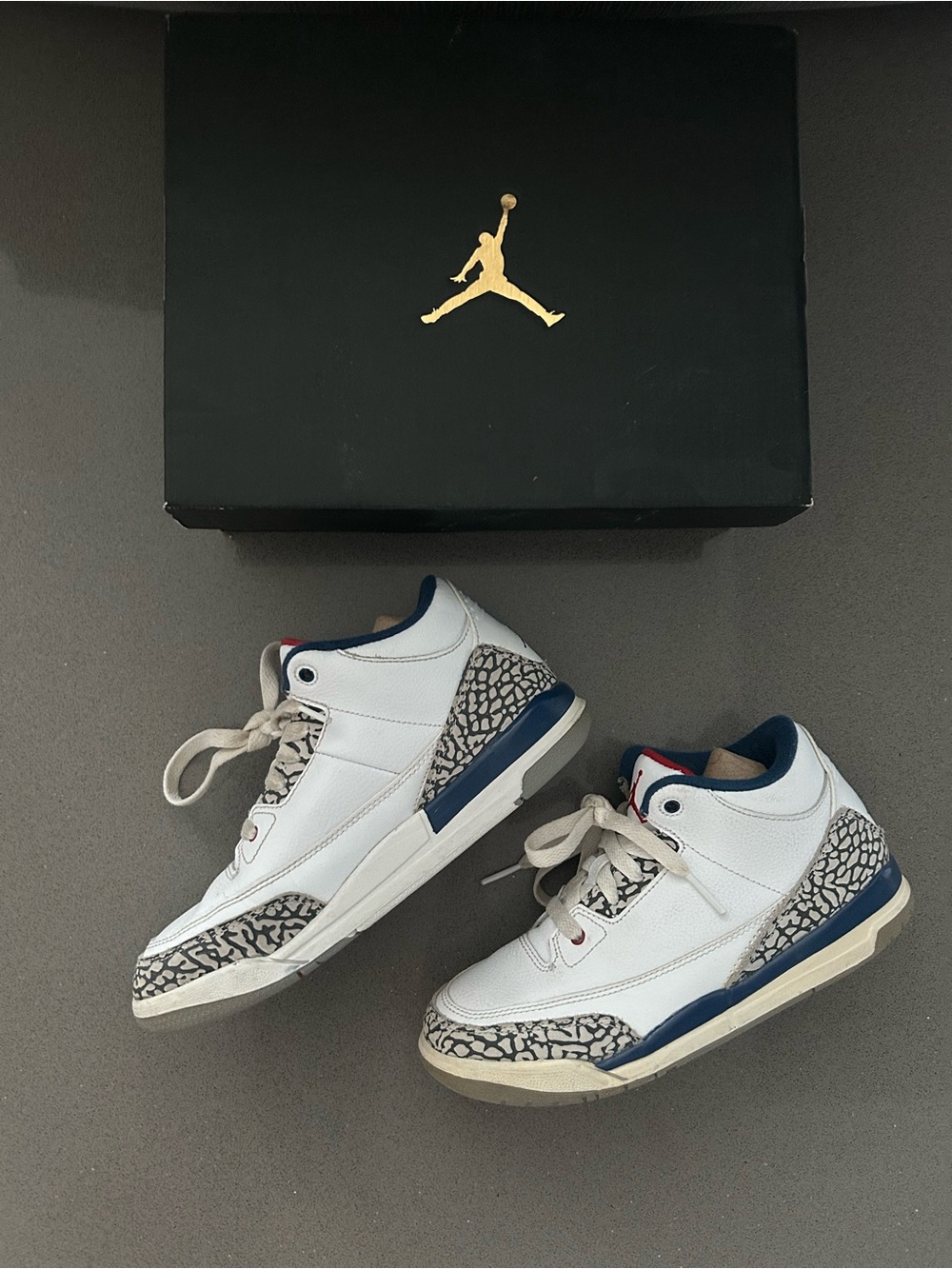 Air Jordan 3 Retro White Cement Blue Fire Red Kids Size 3Y